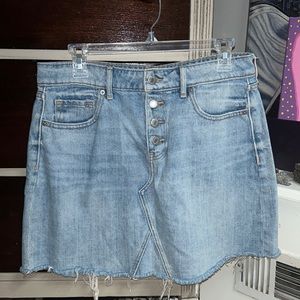 Old Navy denim skirt, lightwash.
